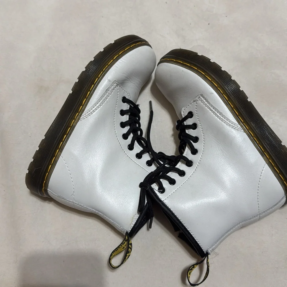 Dr. Martens Zavala J Youth Girls - Picture 5 of 11